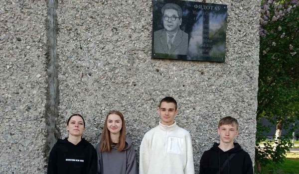 Участие в акции по уборке памятных мест