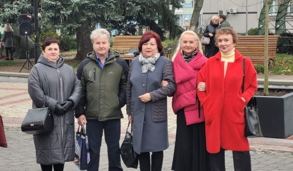В День Октябрьской революции
